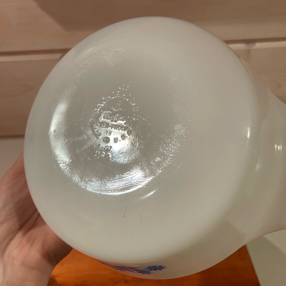 VINTAGE ANCHOR HOCKING FIRE KING BLUE CORNFLOWER 436 MILK GLASS CASSEROLE DISH - Picture 6 of 6